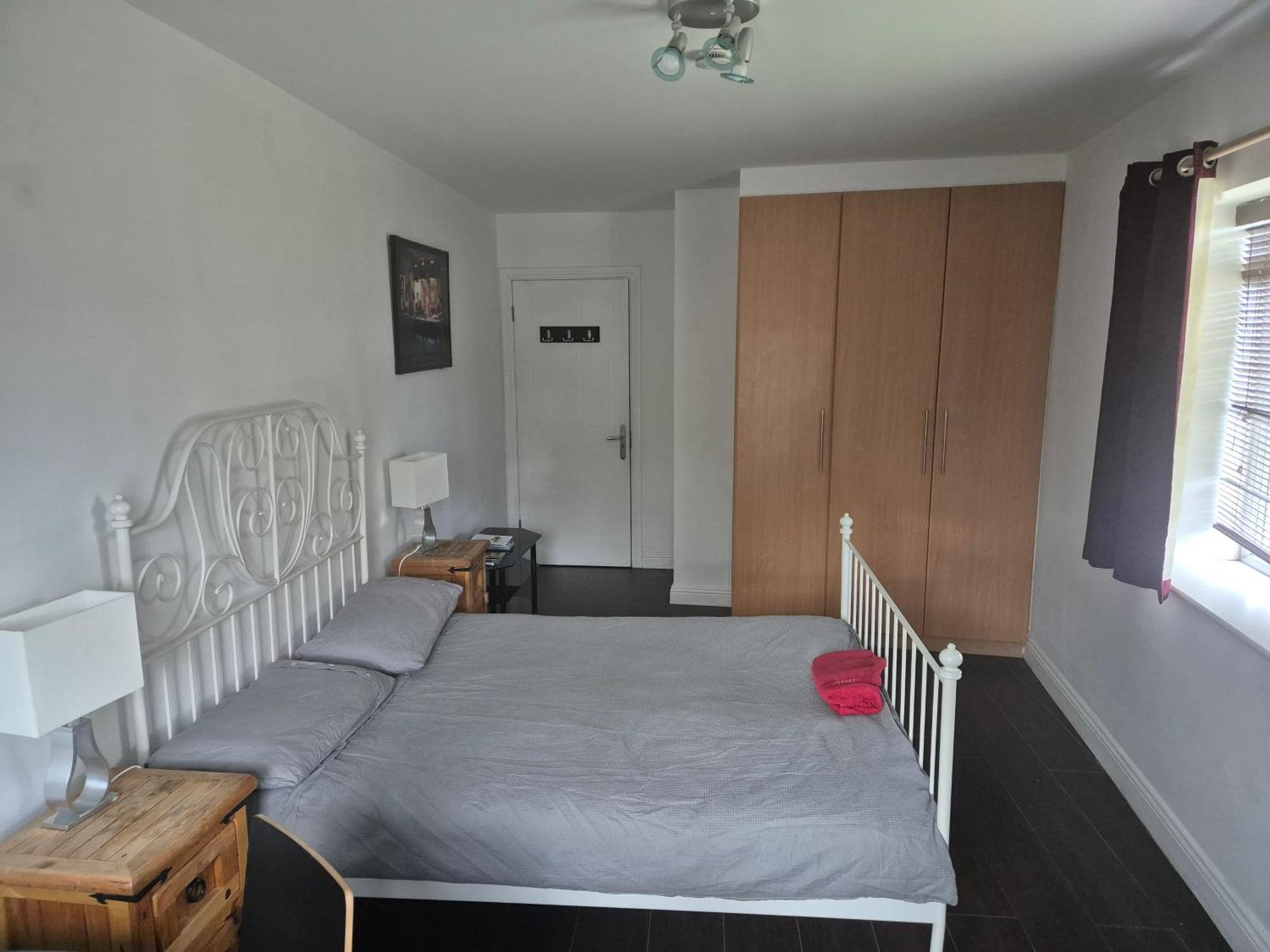 Comfortable Double Beside Tramline Homestay Dublin